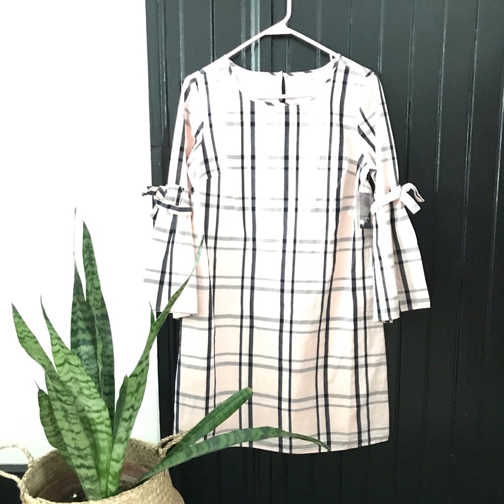 • Crown & Ivy pink + black plaid shift bow dress •